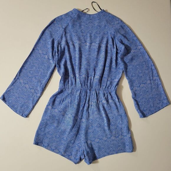 H&M Blue Geometric Print Bell Sleeve V-Neck Romper - Picture 15 of 15